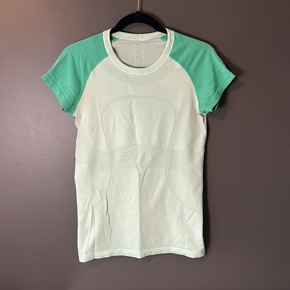 Vintage Lululemon 2 Tone Green Run Swiftly T-Shirt size 8